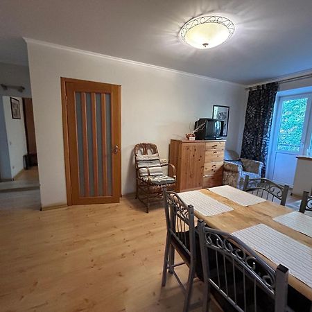 Three Bedroom Stepana Bandery Street Ровно Экстерьер фото