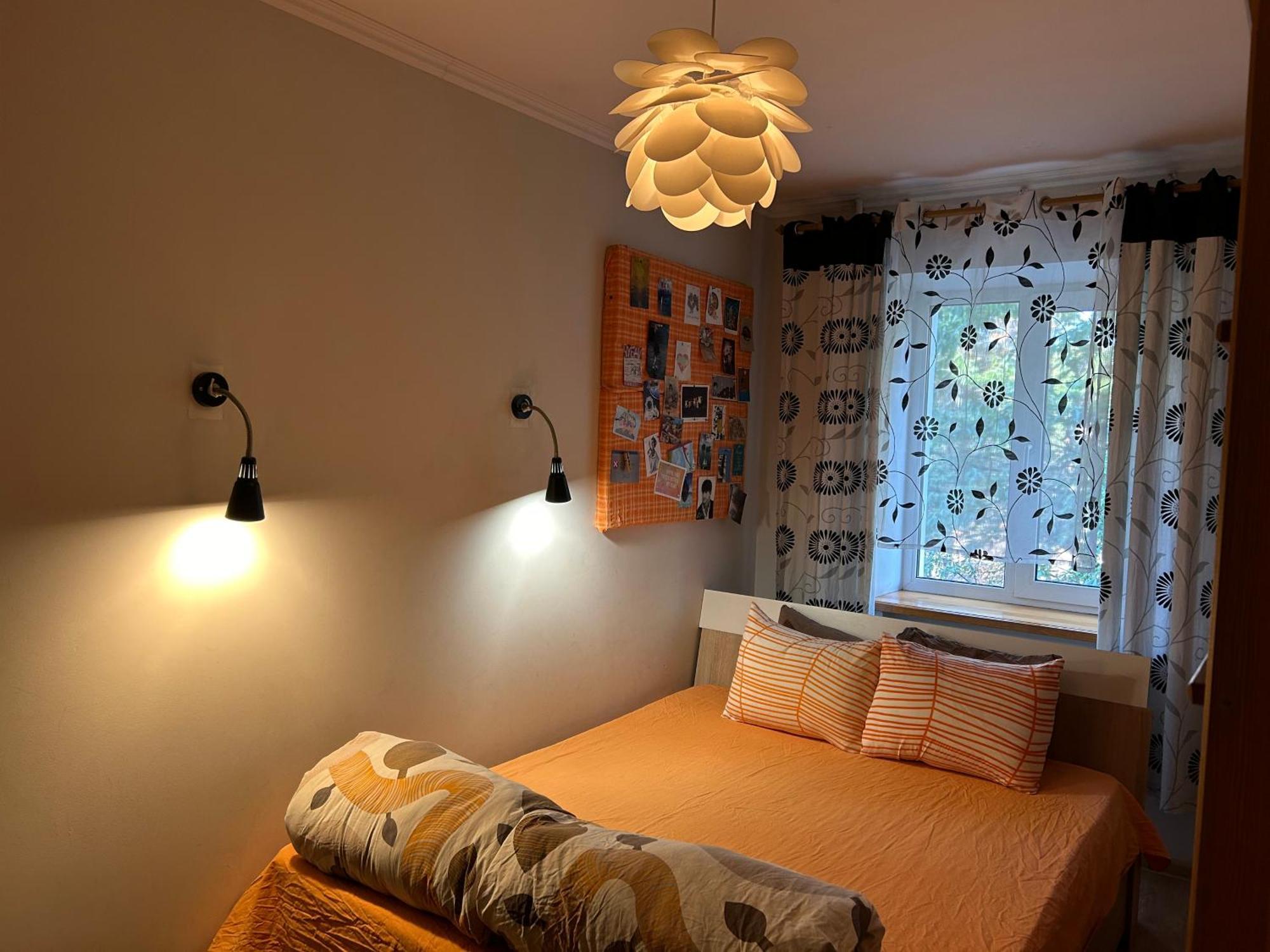 Three Bedroom Stepana Bandery Street Ровно Экстерьер фото