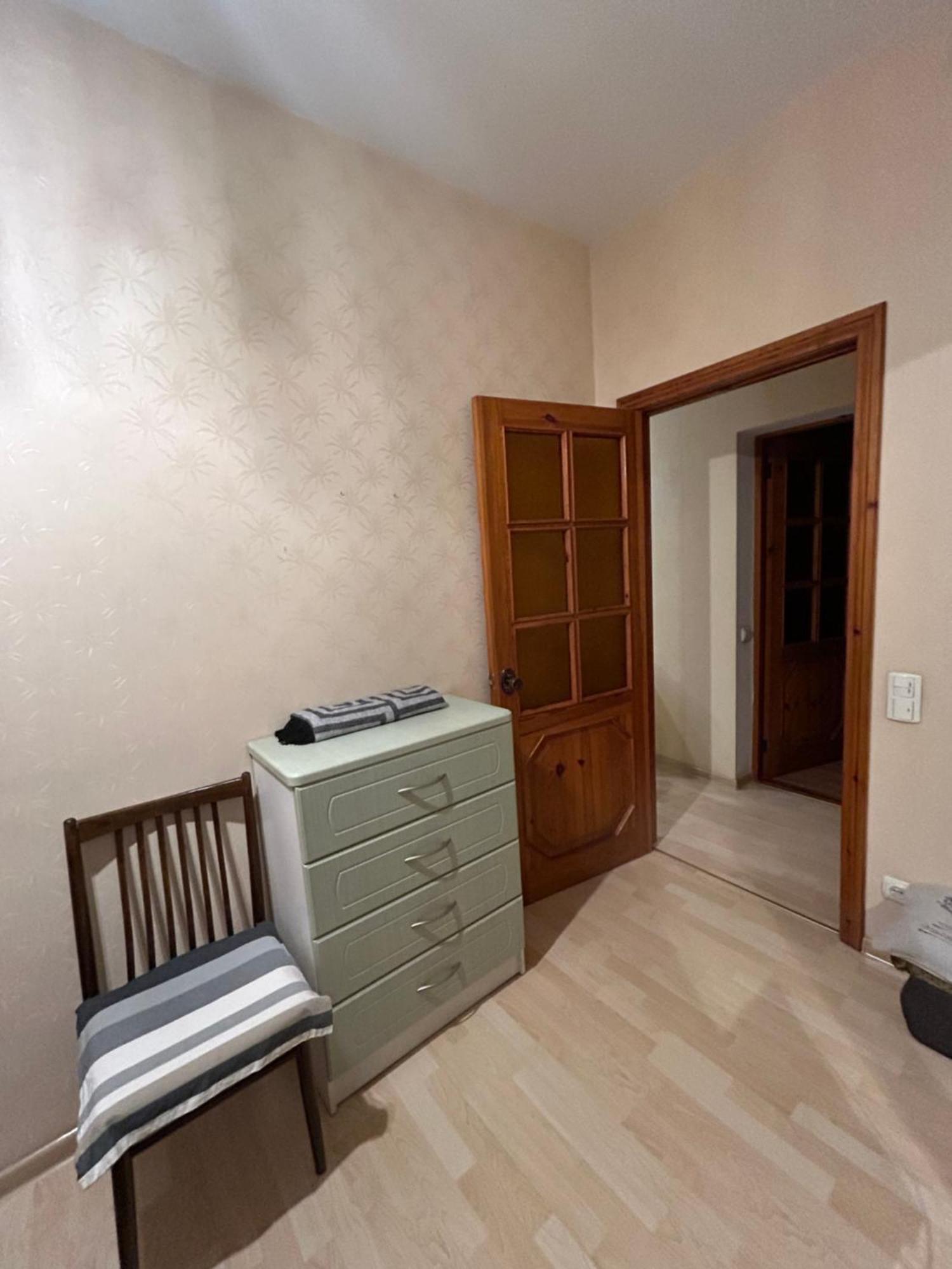 Three Bedroom Stepana Bandery Street Ровно Экстерьер фото