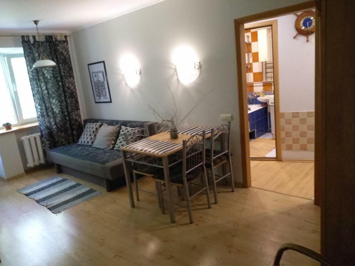 Three Bedroom Stepana Bandery Street Ровно Экстерьер фото